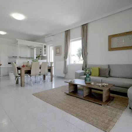 Premium, 2-bedroom Apartment! Chania (Crete)