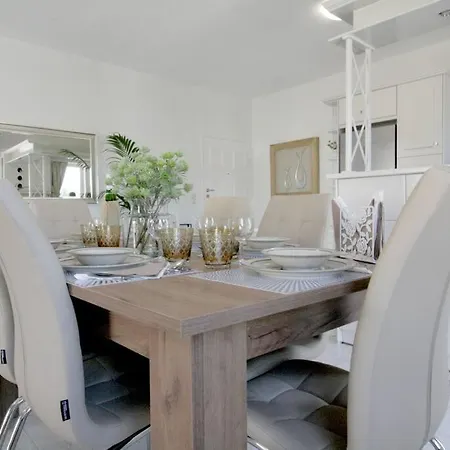 Premium, 2-bedroom Apartment! Chania (Crete)